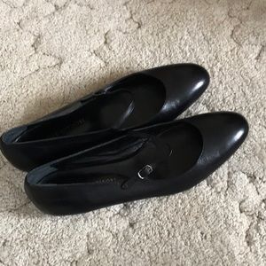 Enrico Antinori buckle ballerina shoe